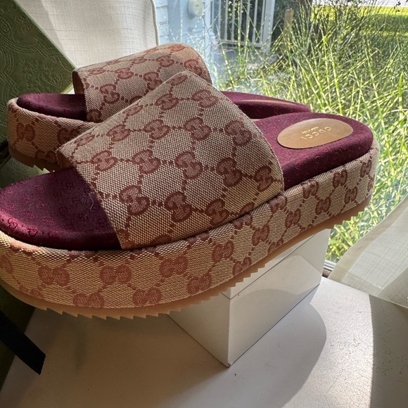 NIB Authentic Gucci Angelina platform slides - Picture 5 of 10